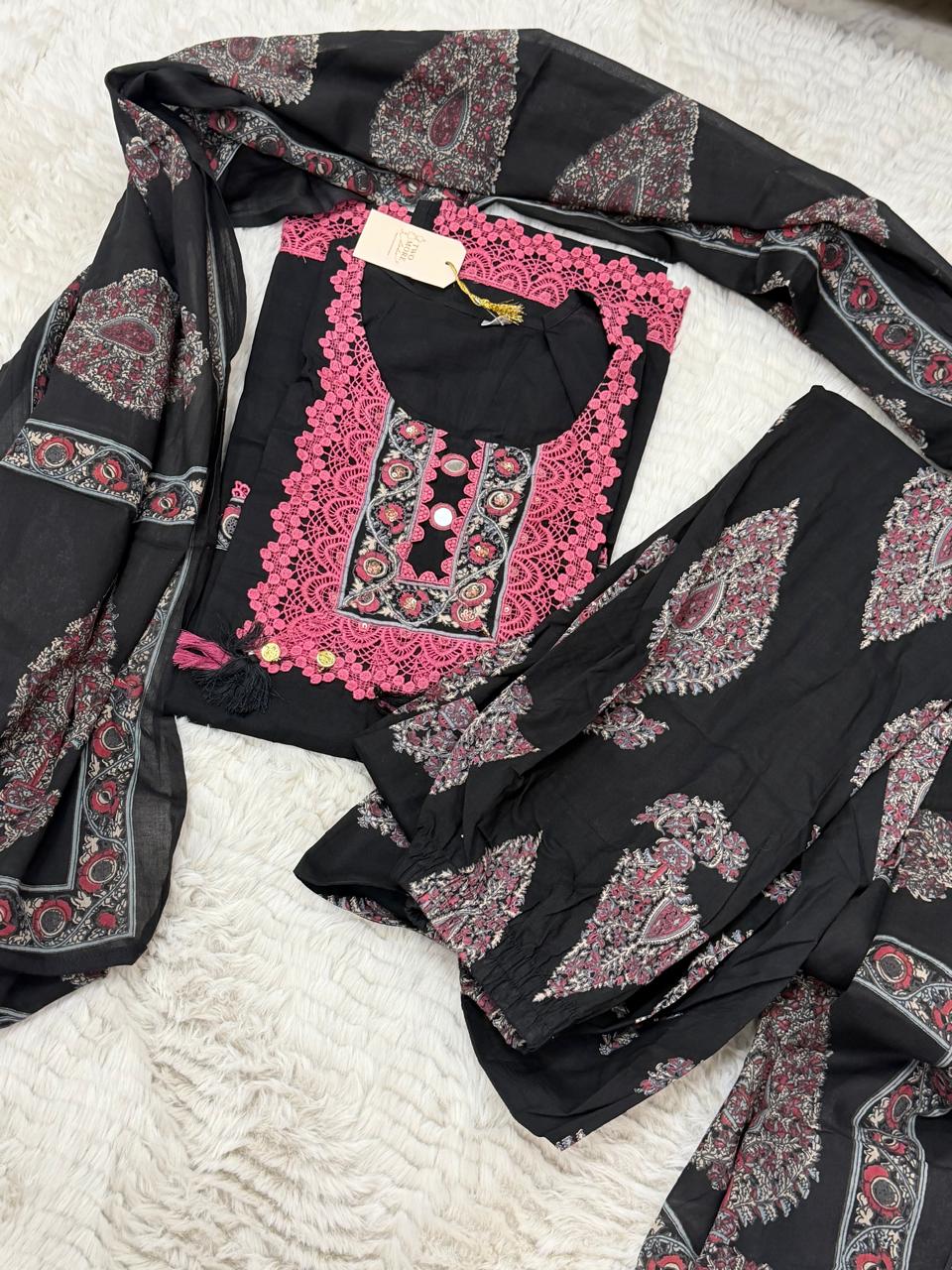 Ruhani Kurta Set